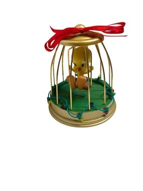 Hallmark 2004 Looney tunes “  Deck The Halls” Christmas ornament
